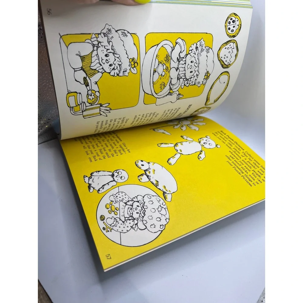 Strawberry Shortcake's Make-And-Do 1980 Activity Crafting Coloring Book Unused